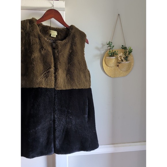 Plush Fur Vest For Women Faux Fur Color Block S/M Black & Green - H By Heurueh - Picture 2 of 9